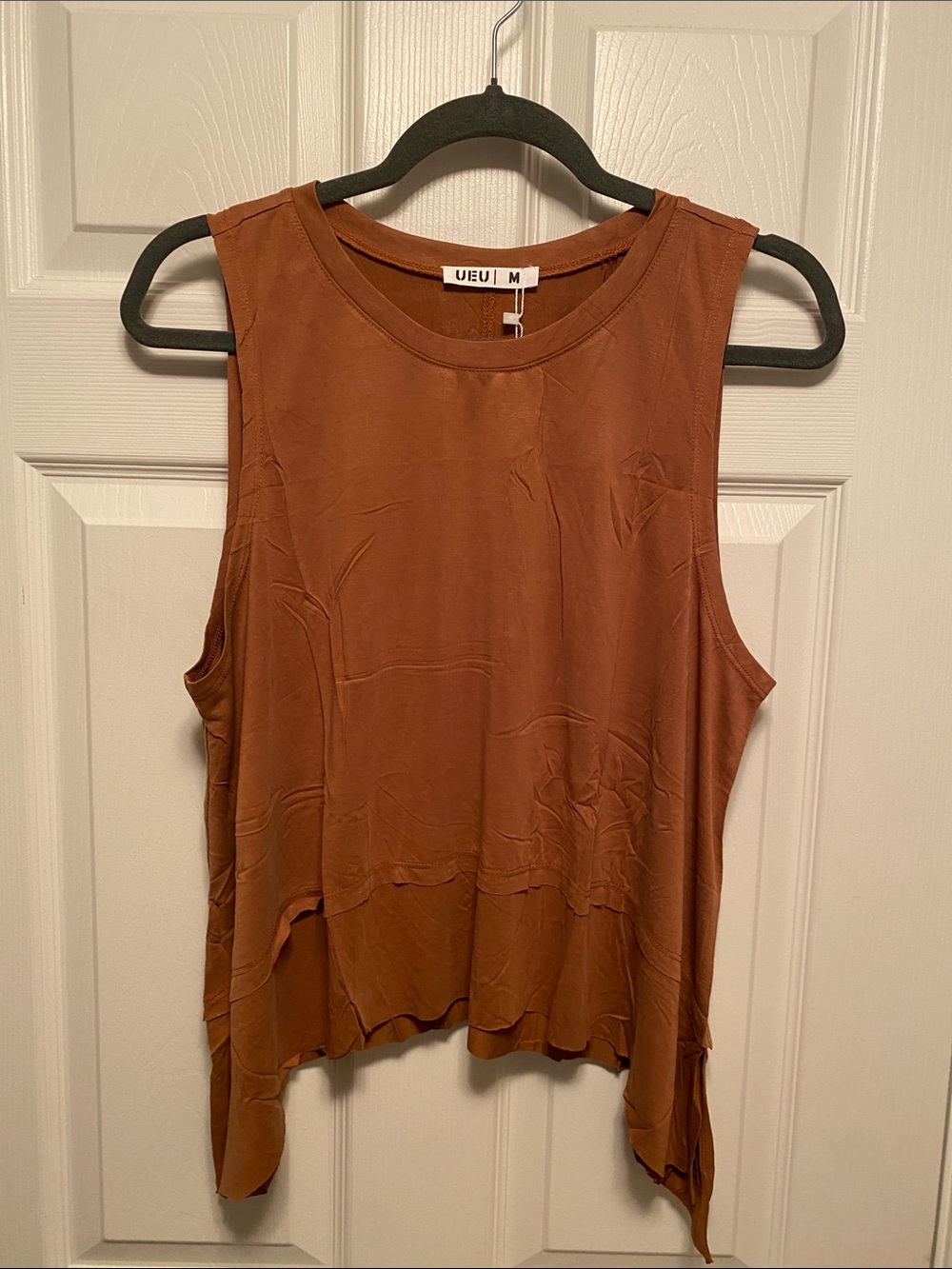UEU Rust-Brown Sleeveless Scoop Neck Tank…size M